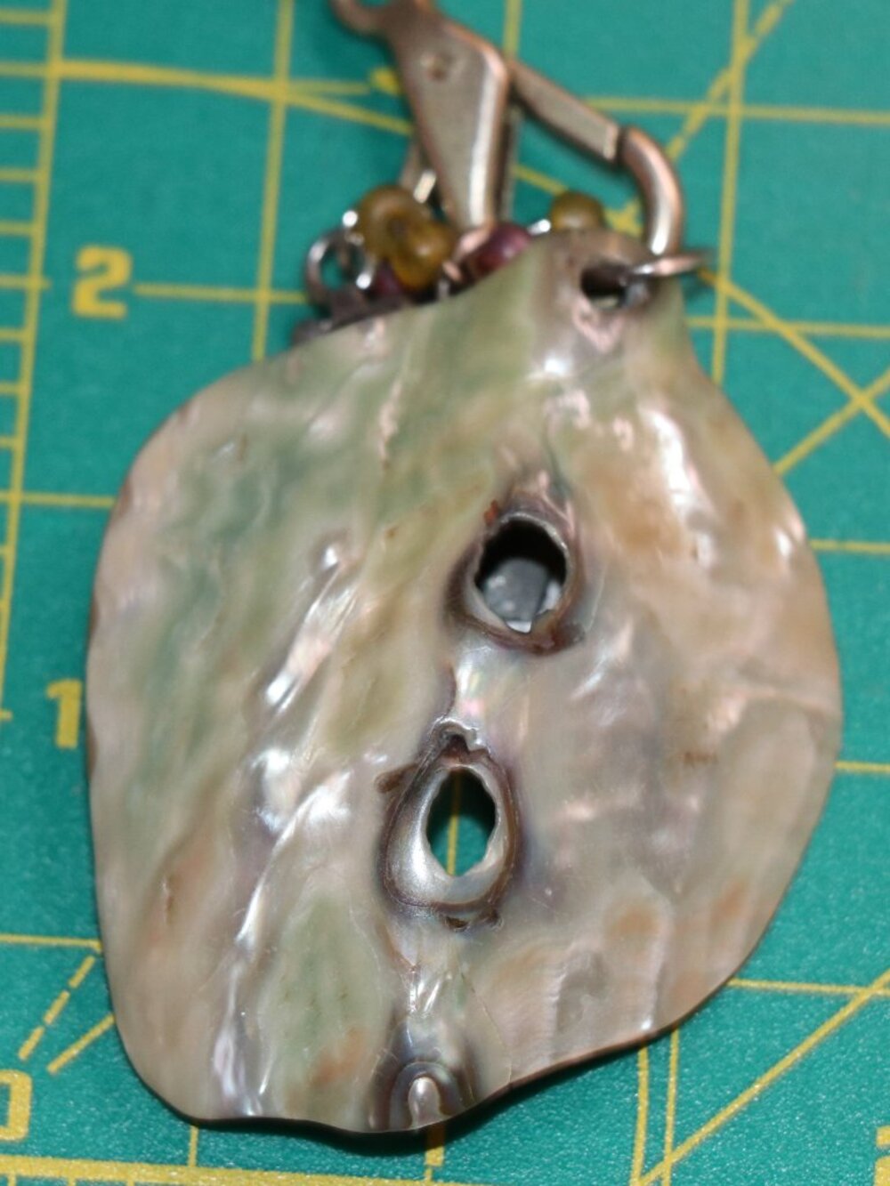 22" Silver Tone Chain with An Abalone Shell Shard - Picture 6 of 6